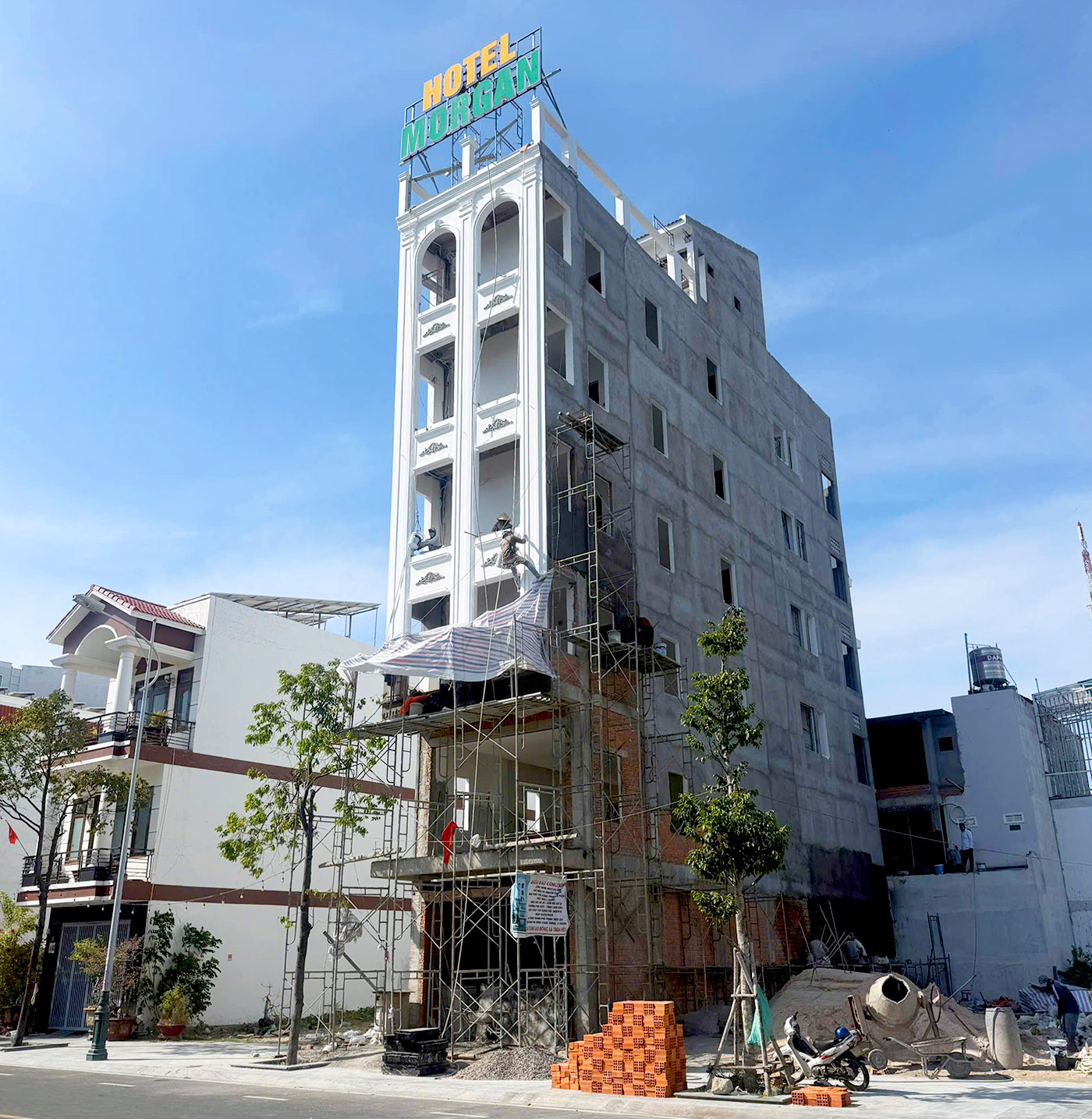 Công trình hotel 1 trệt 5 lầu tại khu đô thị du lịch biển Phú Thủy